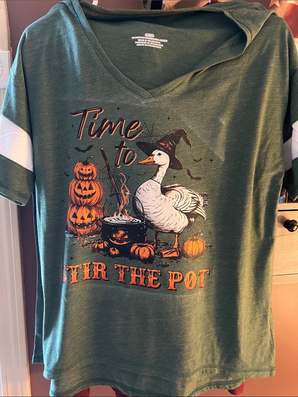 Women’s Green Short Sleeve Graphic Tee — Time to Stir the Pot